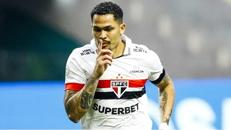SP - SAO PAULO - 18/08/2024 - BRASILEIRO A 2024, PALMEIRAS X SAO PAULO - Luciano jogador do Sao Paulo comemora seu gol durante partida contra o Palmeiras no estadio Arena Allianz Parque pelo campeonato Brasileiro A 2024. Foto: Marco Miatelo/AGIF