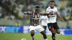 Arias e Welington durante a partida entre as equipes