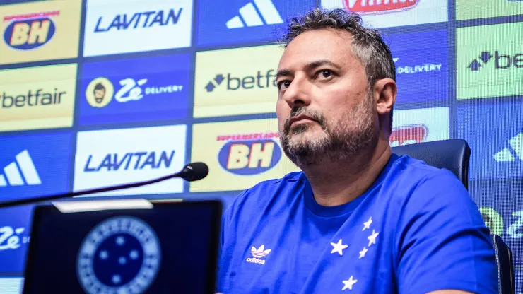 Alexandre Mattos se posicionou sobre futuro de Fernando Seabra