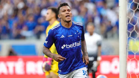 Gabriel Veron, jogador do Cruzeiro comemora seu gol durante partida contra o Corinthians no estadio Mineirao pelo campeonato Brasileiro A 2024