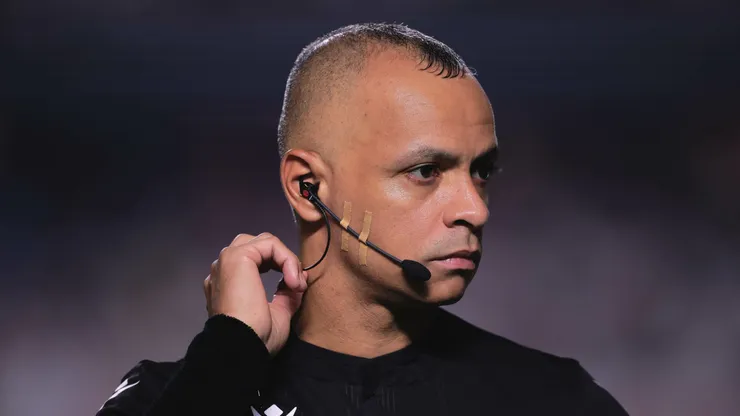 Wilton Pereira Sampaio vai apitar jogo do Vasco