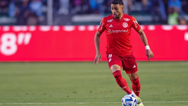 Internacional se reapresenta com novidades e desfalques no elenco