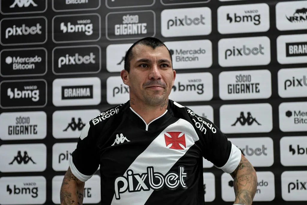 Gary Medel durante sua apresentacao oficial como jogador do Vasco em coletiva de imprensa realizada no CT Moacyr Barbosa. Foto: Thiago Ribeiro/AGIF