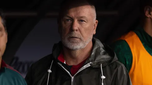 Mano Menezes elogia volante do Fluminense