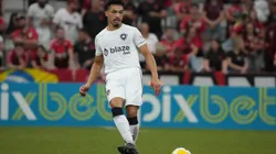 Adryelson é apresentado no Botafogo e se declara para torcida