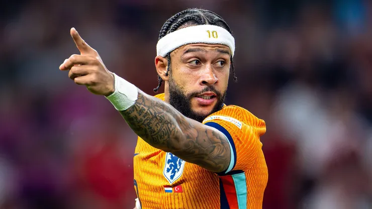 Memphis Depay está livre no mercado e interessa ao Corinthians