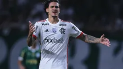 Pedro sente contusão na Seleção e vira problema no Flamengo