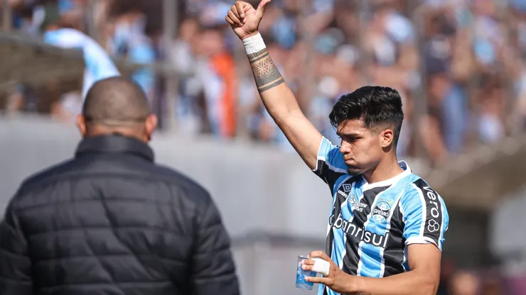 Arezo não joga no Grêmio com Renato Gaúcho, mas pode vingar