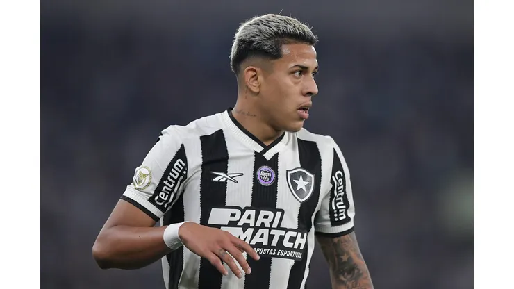 Matheus Martins jogador do Botafogo durante partida contra o Fortaleza. Foto: Thiago Ribeiro/AGIF