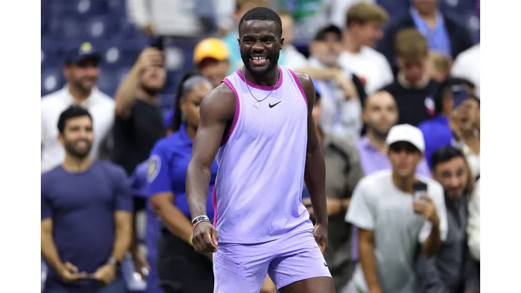 Frances Tiafoe passou por Georgi Dimitrov na terça-feira e se classificou à semifinal (Foto: Jamie Squire/Getty Images)