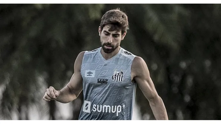Luan Peres retornou ao Peixe, mas preocupação provoca medida contratual