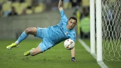 Marchesín, do Grêmio, defendendo contra o Fluminense. Foto: Jorge Rodrigues/AGIF