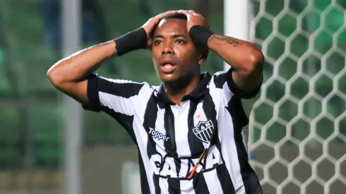 Robinho está preso por crime de estupro, cometido em Milão, na Itália. (Photo: Dudu Macedo/Fotoarena)