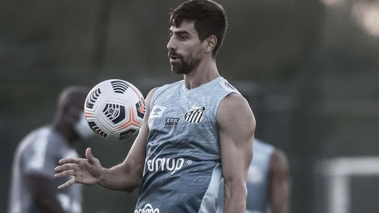 Luan Peres foi anunciado no fim da janela com vínculo até 2027 no Peixe