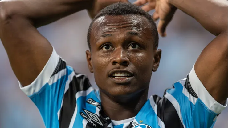Nathan Fernandes já disputou 36 jogos com camisa do Grêmio no ano