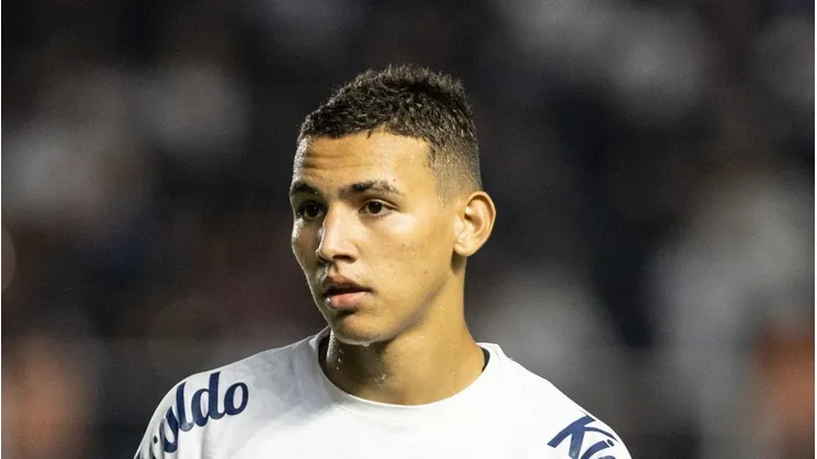 SP - SANTOS - 17/05/2023 - COPA DO BRASIL 2023, SANTOS X BAHIA - Deivid Washington jogador do Santos durante partida contra o Bahia no estadio Vila Belmiro pelo campeonato Copa do Brasil 2023. Foto: Abner Dourado/AGIF