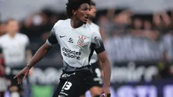 Talles Magno, do Corinthians, em ação contra o Flamengo (Foto: Ettore Chiereguini/AGIF)