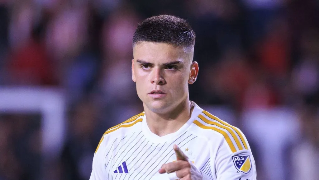 Gabriel Pec, atacante ex-Vasco, com a camisa do LA Galaxy.