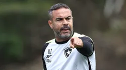 Artur Jorge entrou na parada e agilizou chegada de novo reforço do Bota