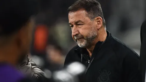 Augusto Melo confirma compra de titular com o Flamengo