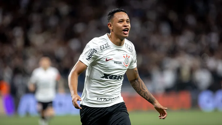 Arthur Sousa foi revelado pelo Corinthians.