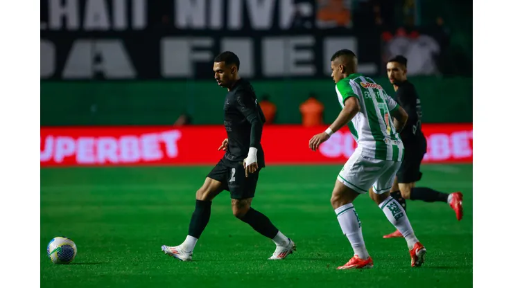 Matheuzinho jogador do Corinthians durante partida contra o Juventude no estadio Alfredo Jaconi pelo campeonato Copa Do Brasil 2024