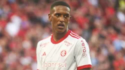 Robert Renan deixa o Internacional