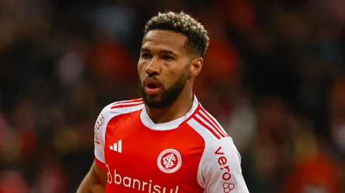 SP - PORTO ALEGRE - 11/08/2024 - BRASILEIRO A 2024, INTERNACIONAL X ATHLETICO-PR - Wesley jogador do Internacional comemora seu gol durante partida contra o Athletico-PR no estadio Beira-Rio pelo campeonato Brasileiro A 2024. Foto: Maxi Franzoi/AGIF