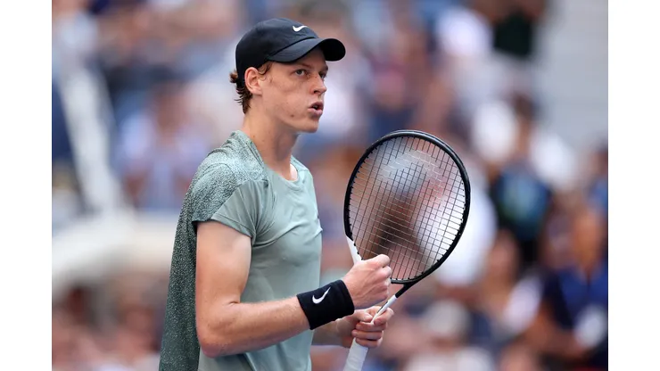 Jannik Sinner, tenista italiano, atual número 1 do mundo (Foto: Mike Stobe/Getty Images)