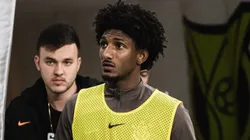 Talles Magno expõe sobre situação envolvendo lesão no ombro