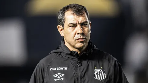 Santos define substituto de Fábio Carille
