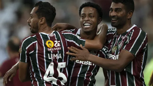 Keno jogador do Fluminense comemora seu gol com jogadores do seu time durante partida contra o Sao Paulo. Foto: Jorge Rodrigues/AGIF