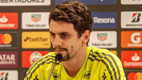 Rodrigo Caio durante coletiva de imprensa antes do treino da equipe no CT Ninho do Urubu, no dia 19/11/2019. Foto: Allan Carvalho/AGIF