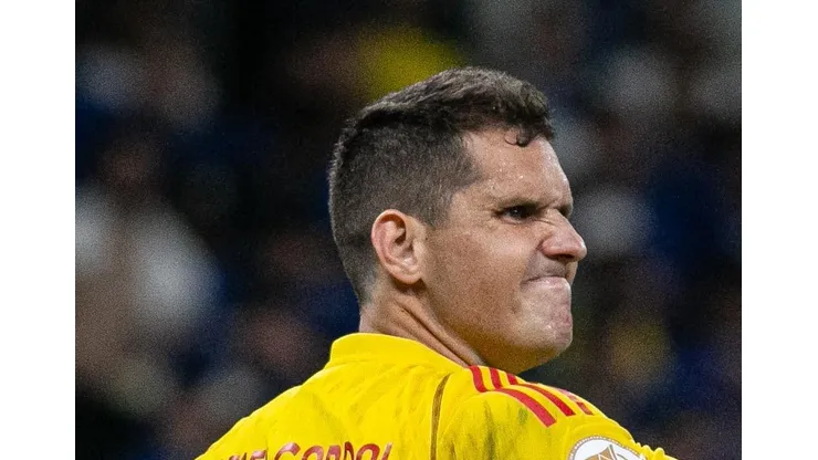 Rafael Cabral em ação pelo Cruzeiro - Foto: Fernando Moreno/AGIF