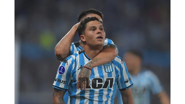 Racing venceu o Timão com boa atuação de Quintero.