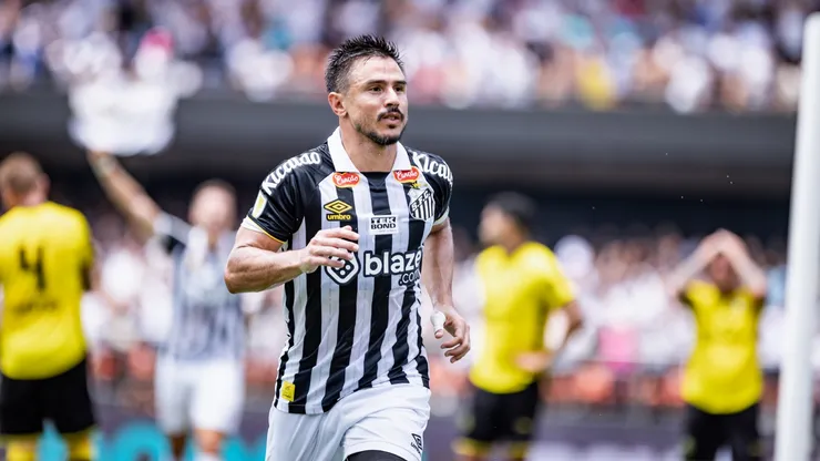 Willian Bigode, em ação pelo Santos - Foto: Abner Dourado/AGIF