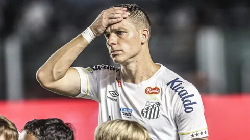 Santos tem valores de salários e luvas vazados de Julio Furch