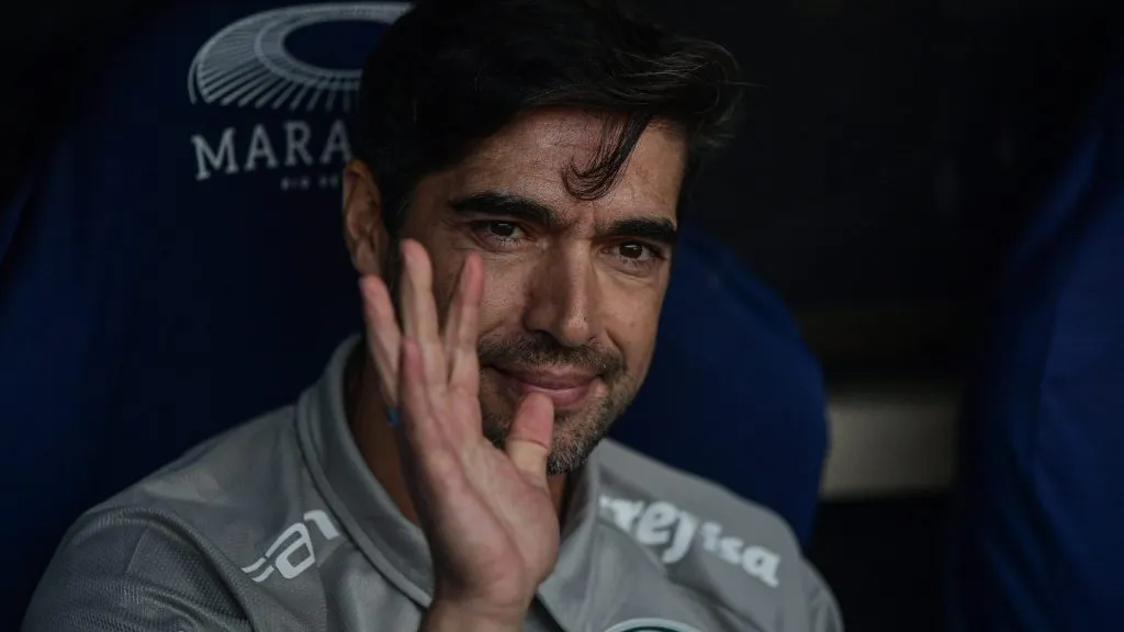 Abel Ferreira pode renovar no Palmeiras - Foto: Thiago Ribeiro/AGIF.