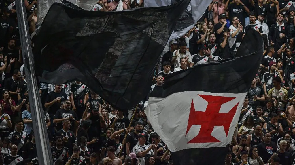 Vasco em busca de acordo em São Januário – Foto: Thiago Ribeiro/AGIF