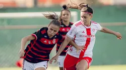 Jogadora do Inter briga pela liderança em campo pelo Brasirão 2025