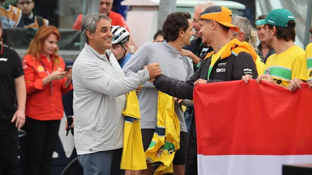 Montoya cumprimentando Norris no GP de Imola na Itália (IMAGO / Nordphoto)
