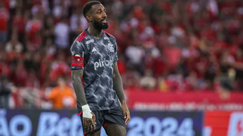 Gerson tem atitude inusitada com Alcaraz e Bruno Henrique em Internacional x Flamengo