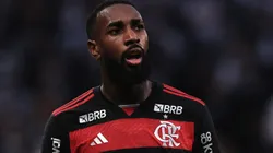 Gerson durante partida entre Corinthians e Flamengo, na Neo Química Arena, pela semifinal da Copa do Brasil.