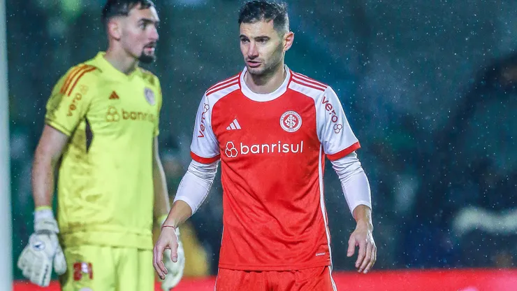 Troca de atacantes: Corinthians e Internacional podem fechar negócio por Lucas Alario e +1