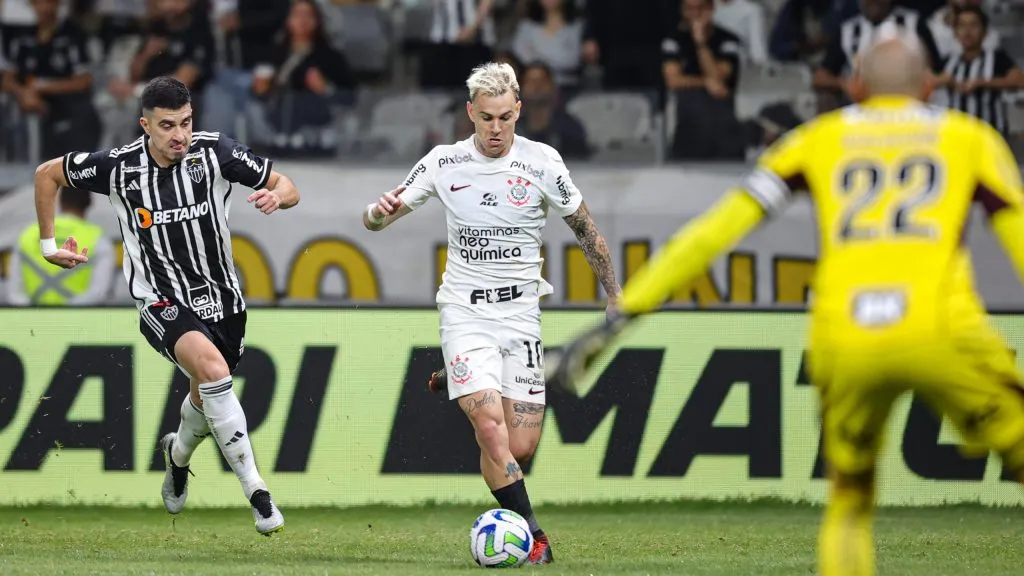 Roger Guedes pelo Corinthians durante partida contra o Atlético-MG no Estádio Mineirão pelo Campeonato Brasileiro A 2023. Foto: Gilson Lobo/AGIF