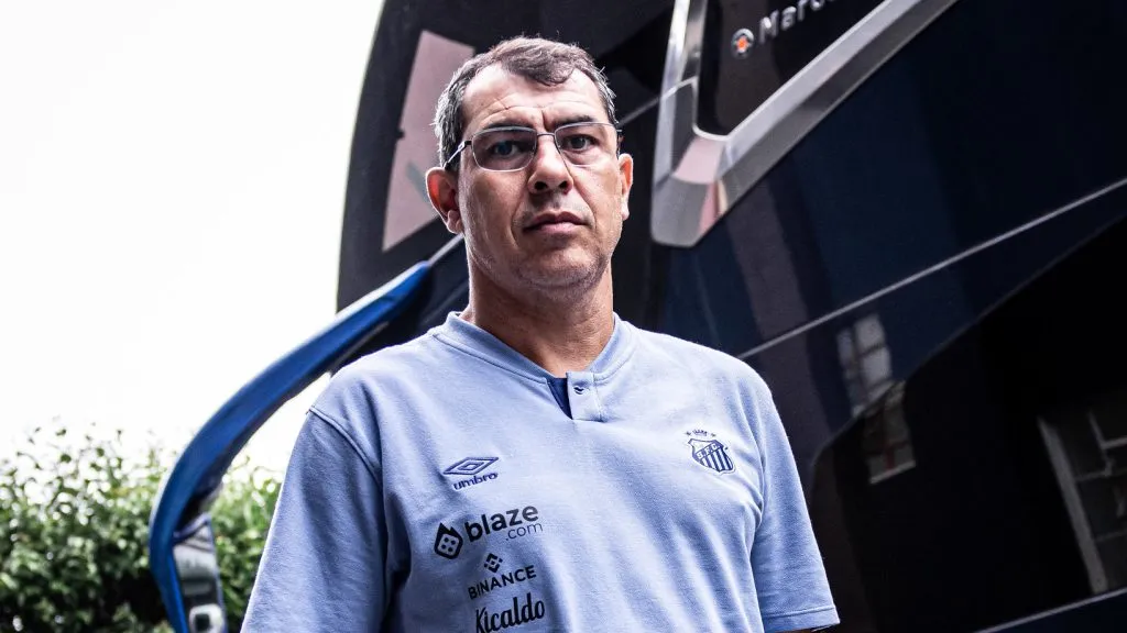 Carille deve permanecer no Santos em 2025