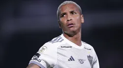 Deyverson pode ser ausência na final da Libertadores