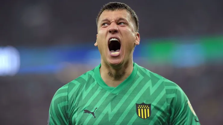 Goleiro do Peñarol na Libertadores. Foto: Dhavid Normando/Getty Images