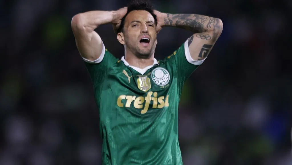 Felipe Anderson lamentando oportunidade. Foto: Ettore Chiereguini/AG