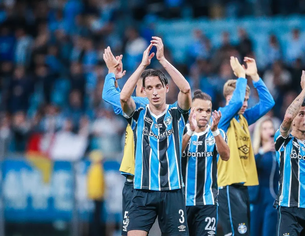 A saída de Geromel faz com que o Imortal reformule sua zaga – Foto: Giancarlo Santorum/AGIF